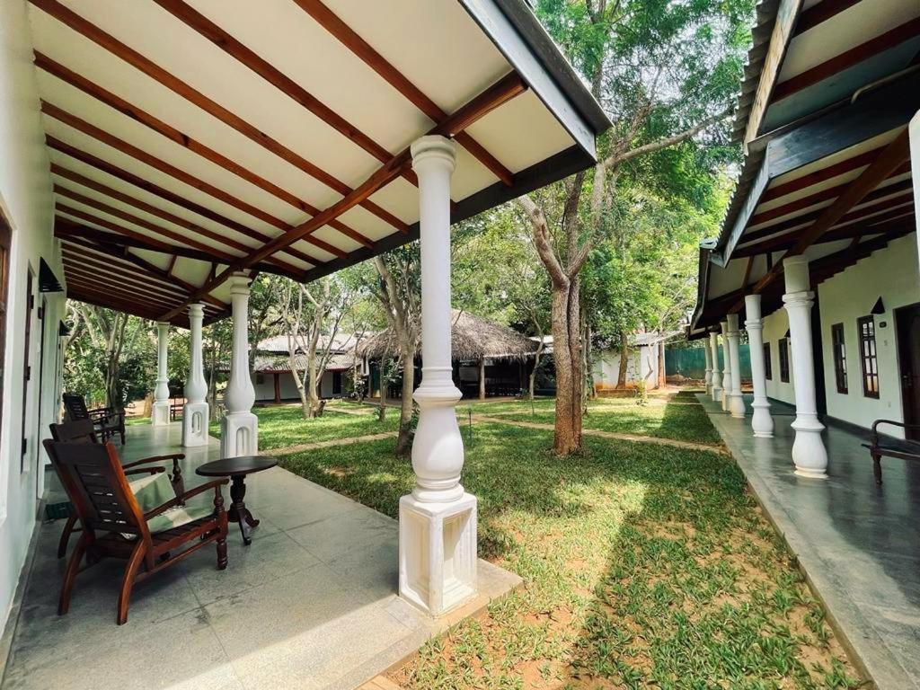 Kingfisher Resort Sigiriya Exterior foto