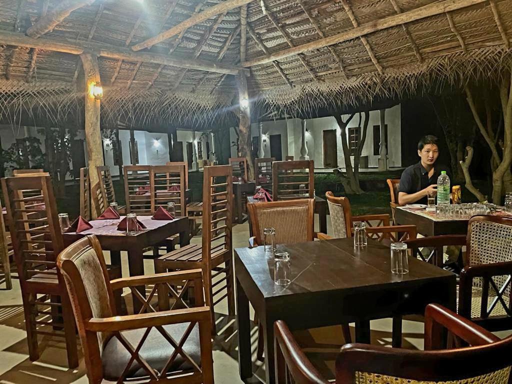 Kingfisher Resort Sigiriya Exterior foto