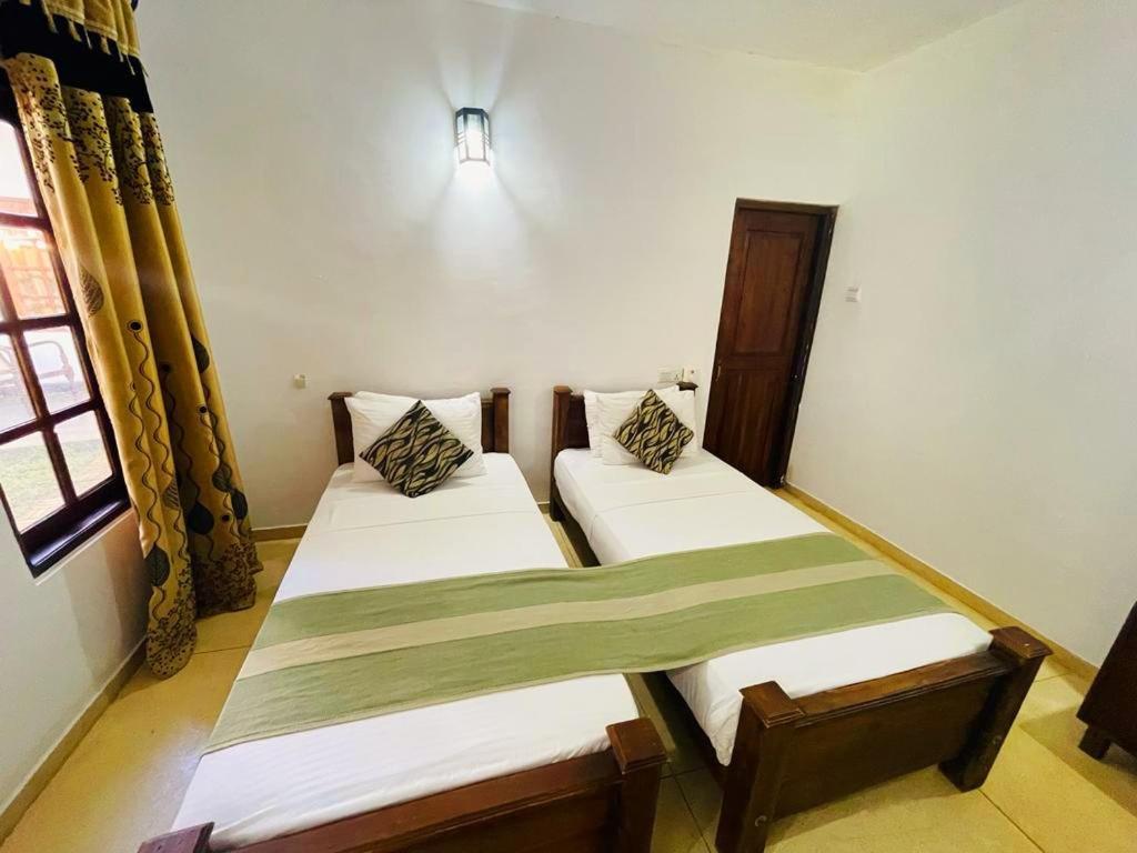 Kingfisher Resort Sigiriya Exterior foto
