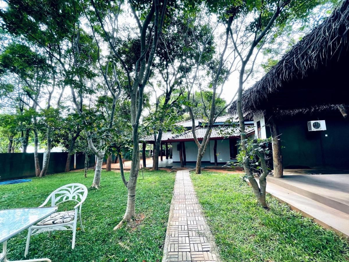 Kingfisher Resort Sigiriya Exterior foto