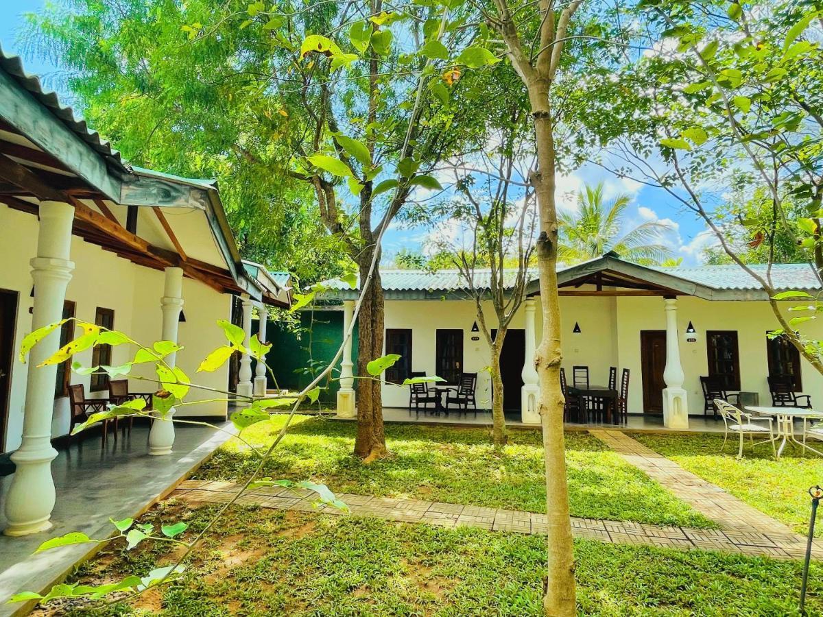 Kingfisher Resort Sigiriya Exterior foto