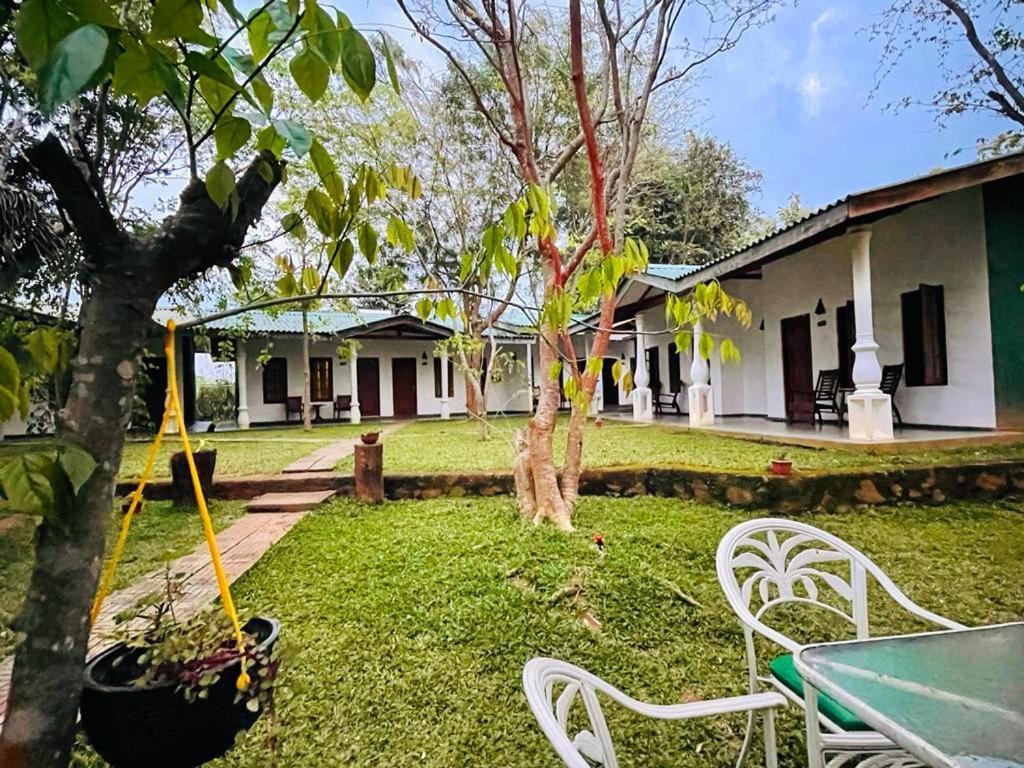Kingfisher Resort Sigiriya Exterior foto